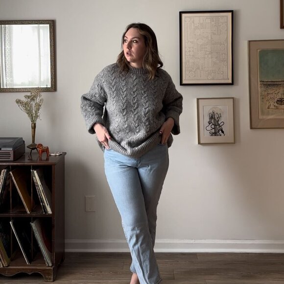 Oversized gray cable-knit sweater - Picture 2 of 5